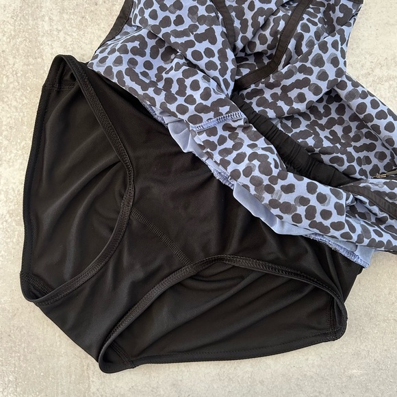 Lululemon Tracker Short in Ace Spot Lullaby Black, 4 - Picture 8 of 8